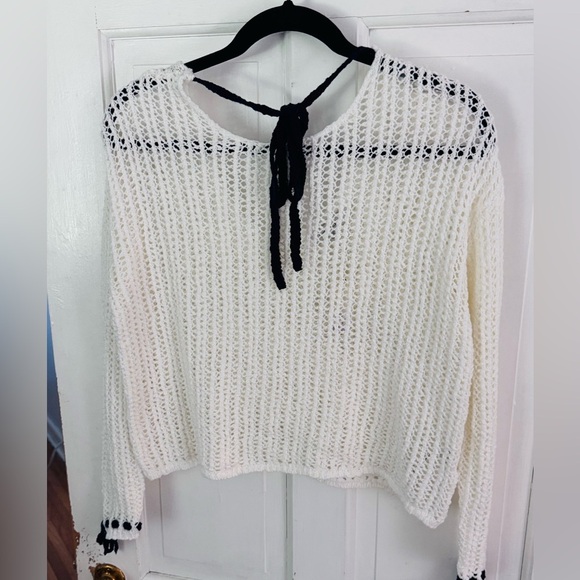 White Fringe Crochet Sweater off the shoulder - Picture 3 of 7